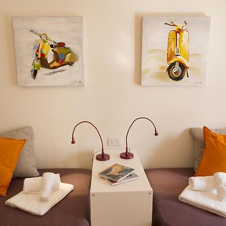 Fiera Monterosa 11 Apartment Milan Ruang foto